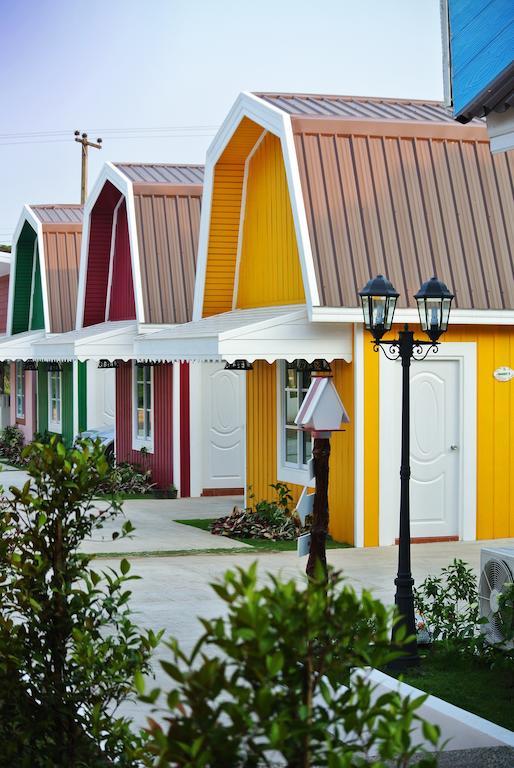 Color Ville Hotel Sha Certified Sakon Nakhon Ngoại thất bức ảnh