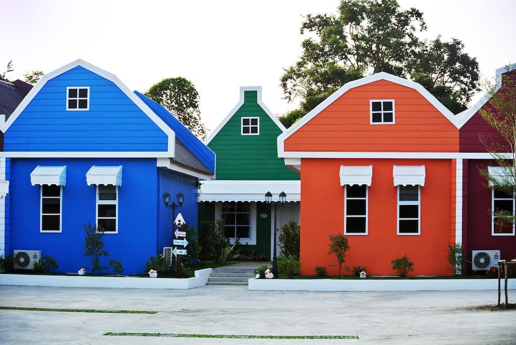 Color Ville Hotel Sha Certified Sakon Nakhon Ngoại thất bức ảnh