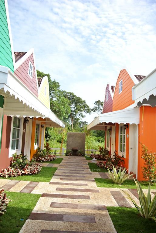 Color Ville Hotel Sha Certified Sakon Nakhon Ngoại thất bức ảnh