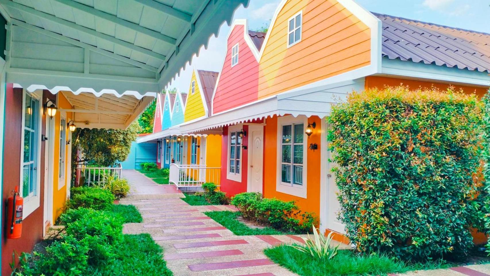 Color Ville Hotel Sha Certified Sakon Nakhon Ngoại thất bức ảnh