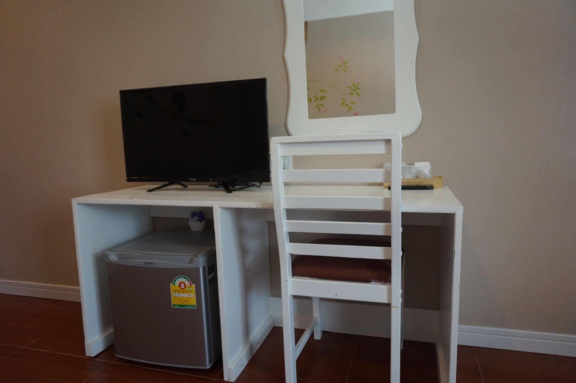 Color Ville Hotel Sha Certified Sakon Nakhon Ngoại thất bức ảnh