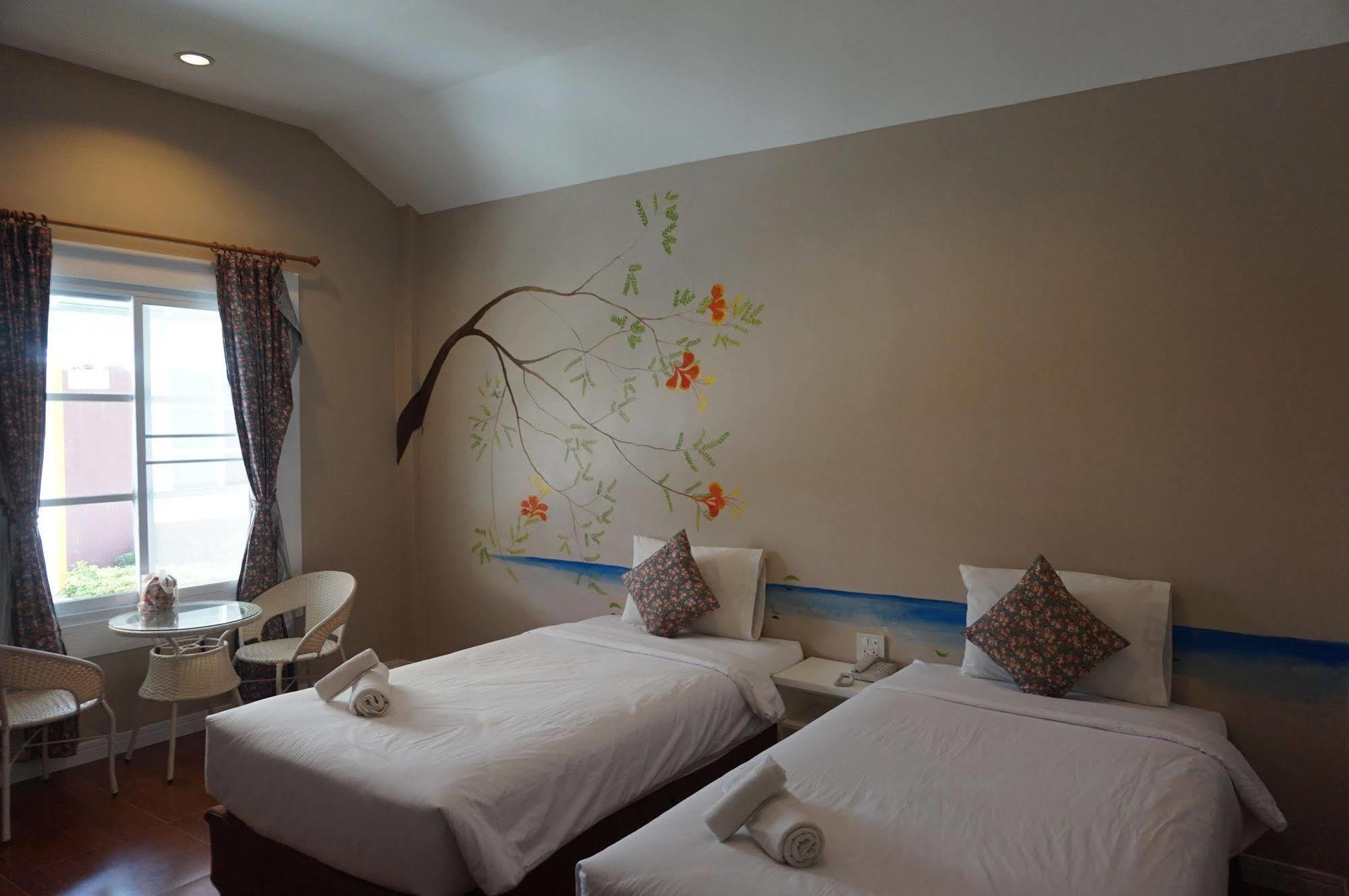 Color Ville Hotel Sha Certified Sakon Nakhon Ngoại thất bức ảnh