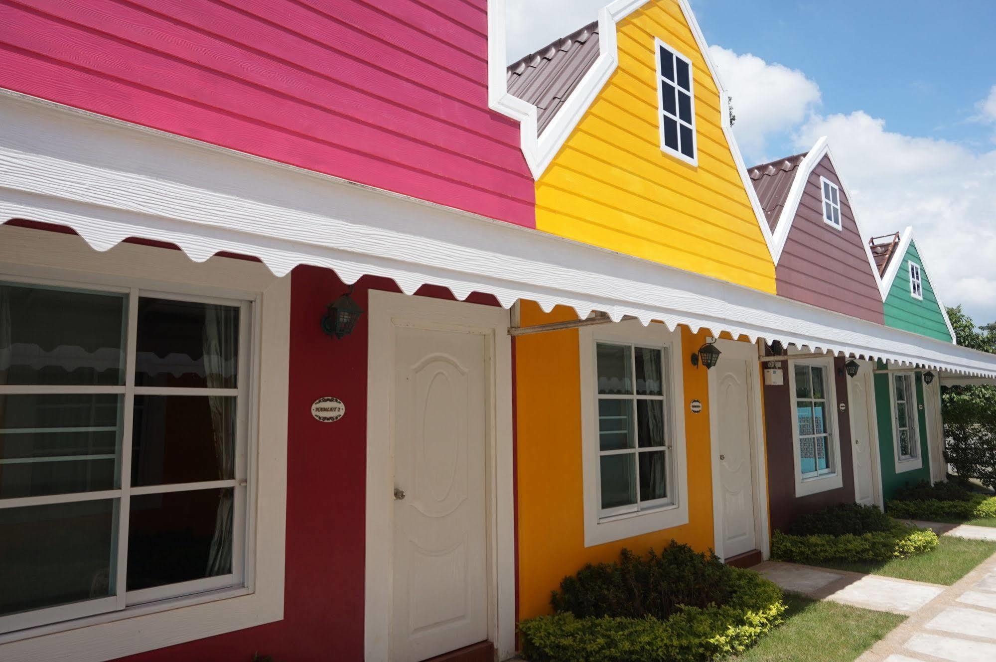 Color Ville Hotel Sha Certified Sakon Nakhon Ngoại thất bức ảnh