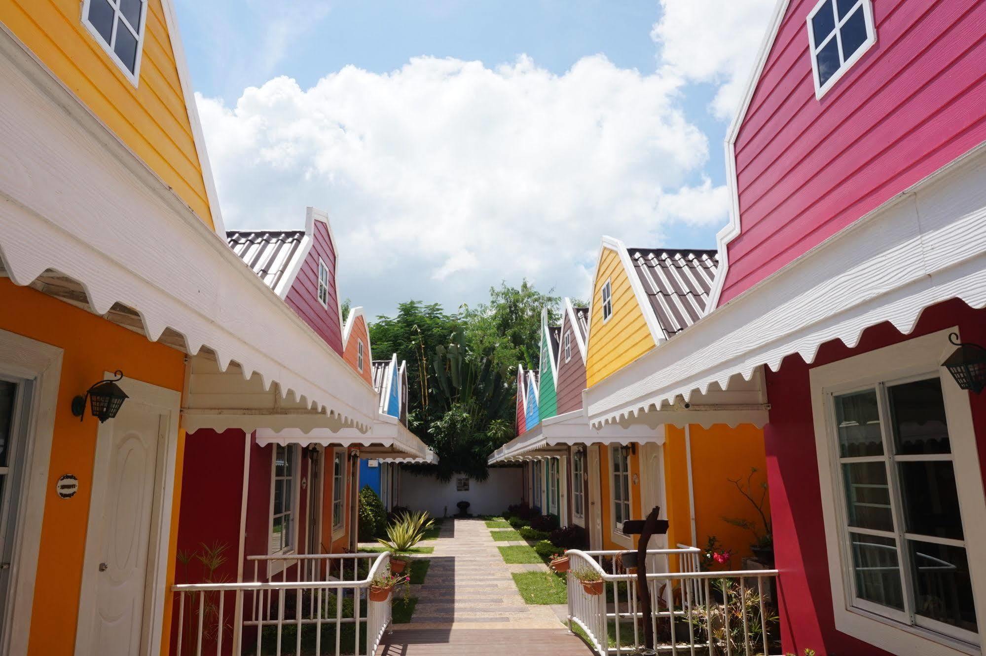 Color Ville Hotel Sha Certified Sakon Nakhon Ngoại thất bức ảnh