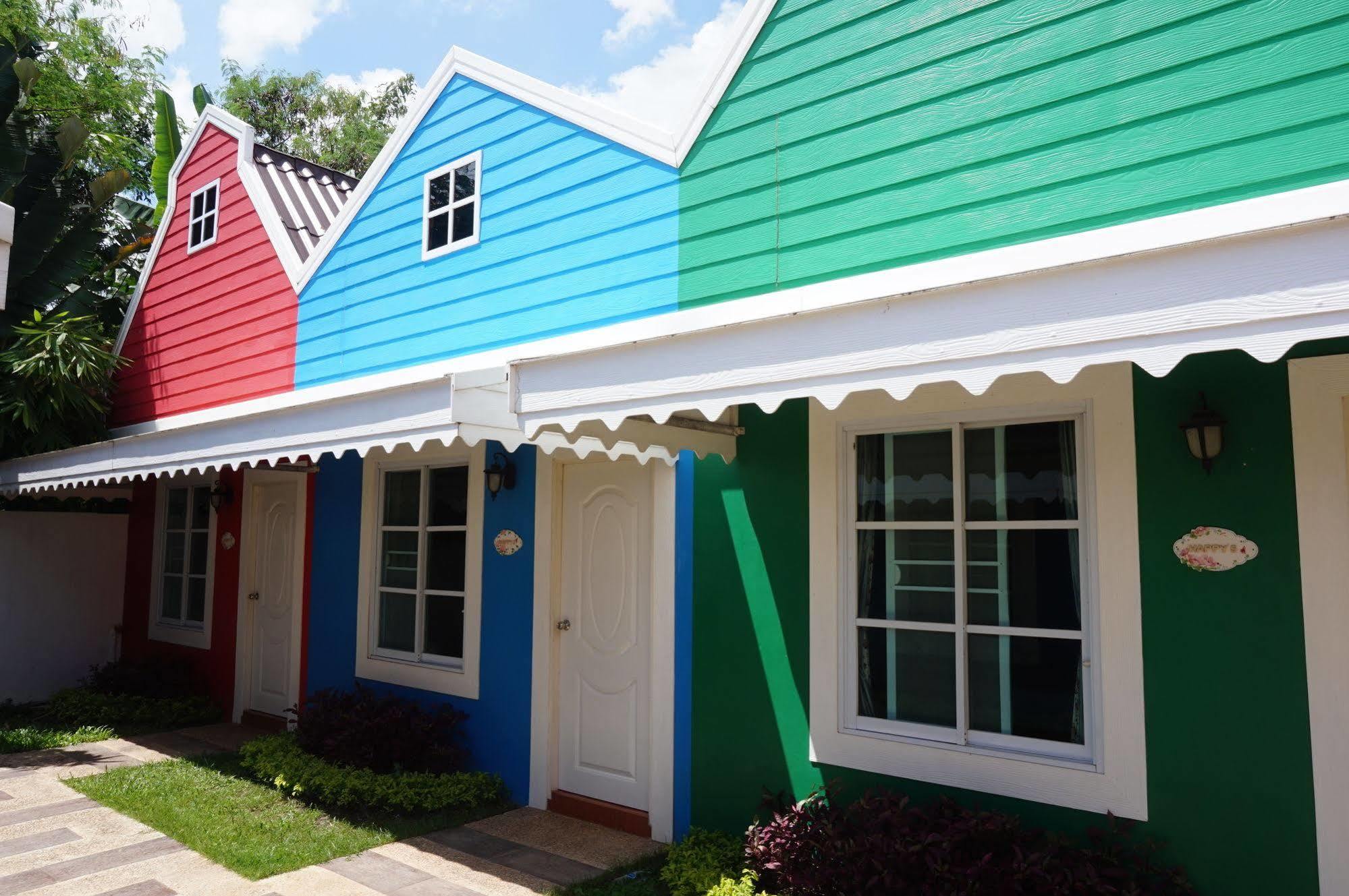 Color Ville Hotel Sha Certified Sakon Nakhon Ngoại thất bức ảnh