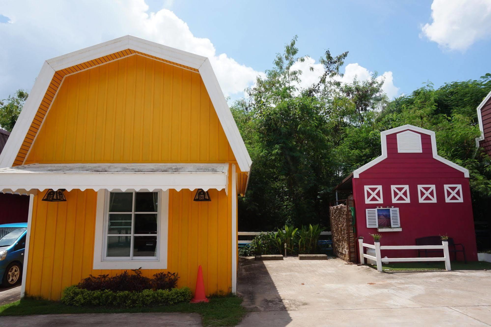 Color Ville Hotel Sha Certified Sakon Nakhon Ngoại thất bức ảnh