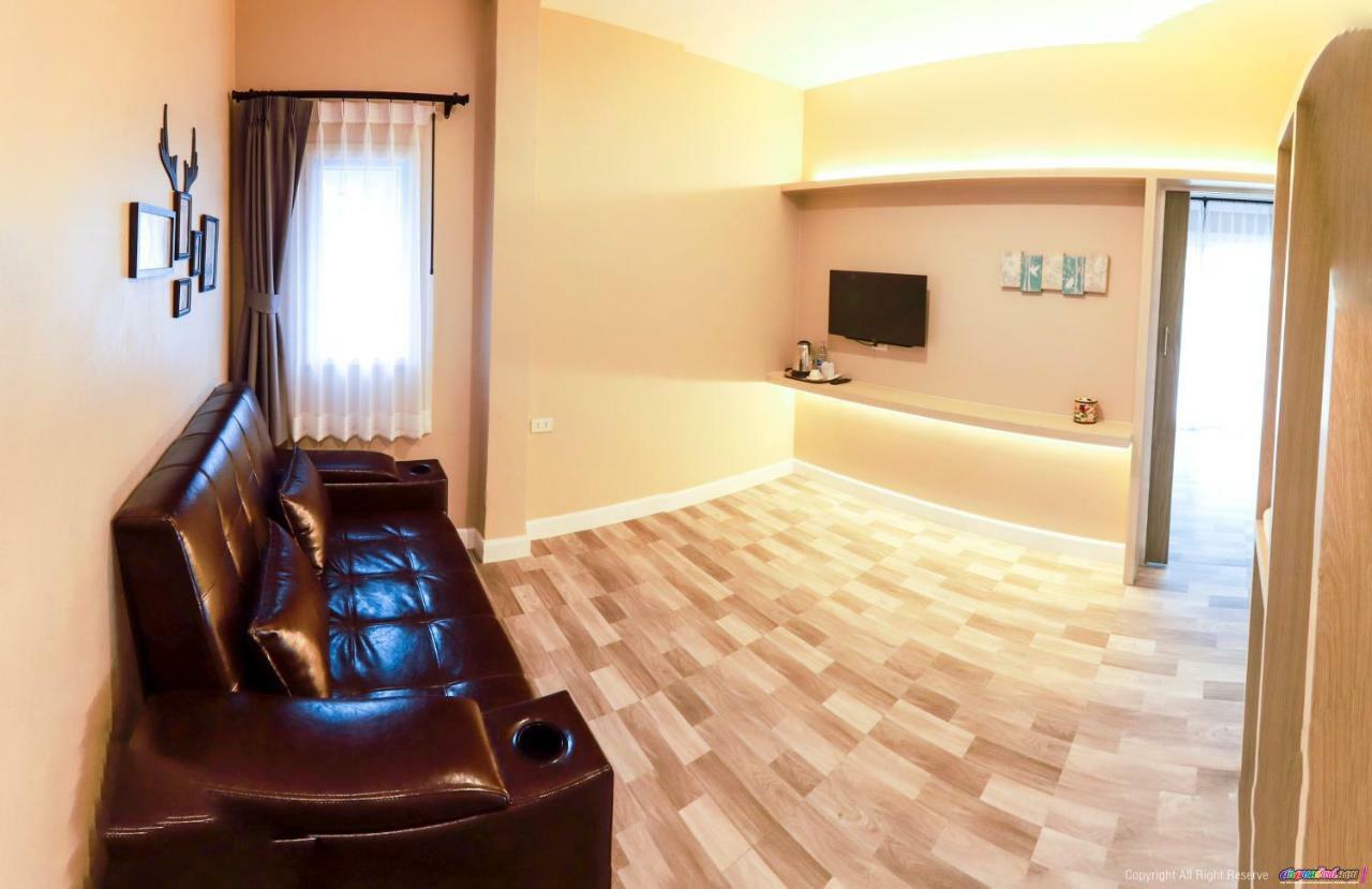 Color Ville Hotel Sha Certified Sakon Nakhon Ngoại thất bức ảnh