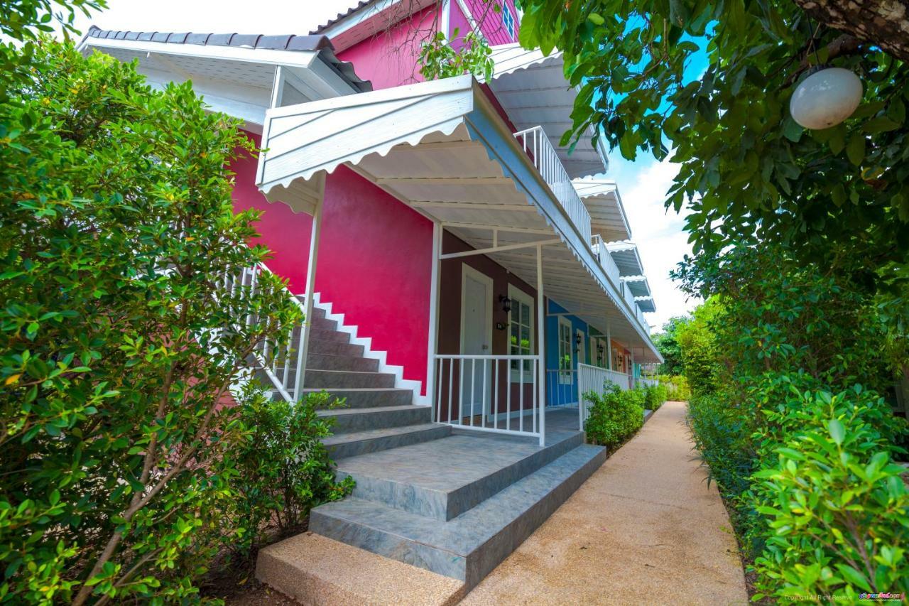 Color Ville Hotel Sha Certified Sakon Nakhon Ngoại thất bức ảnh